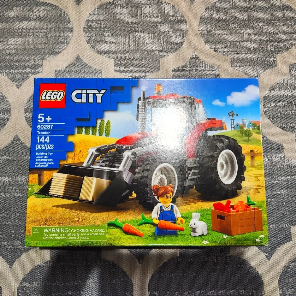NEW LEGO City Tractor 60287 144 pcs 5+